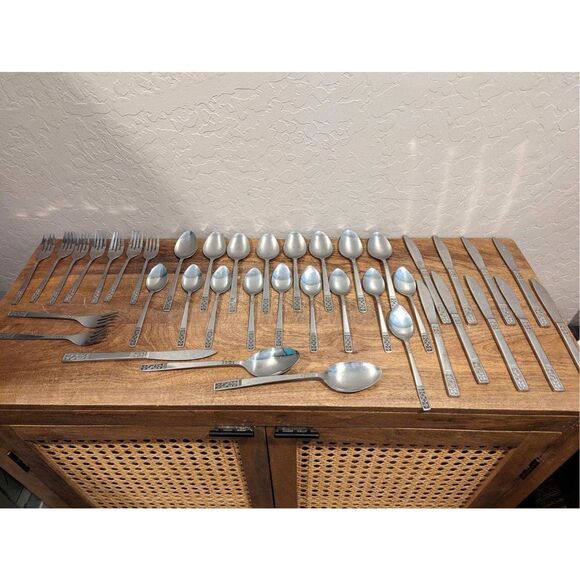 Customcraft Stainless Steel Fleur de Lis Partial Set Flatware 39 pc - Picture 1 of 3